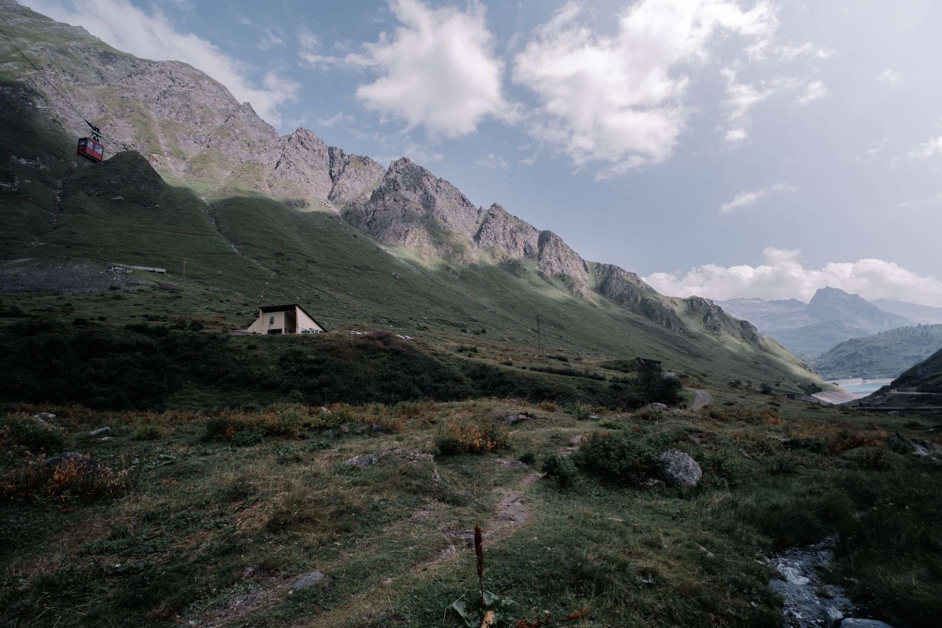 K111 GR Mainefeld Enderlinhütte Mainefeld Bahnhof - Enderlinhütte – Burgen & Ruinen bei Maienfeld, Kanton Graubünden