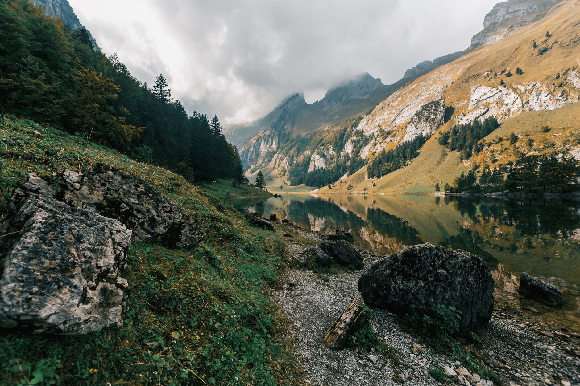K10 LU LUTRUN Luthernbad – Goldener Herbst bei Napfbergland, Kanton Luzern
